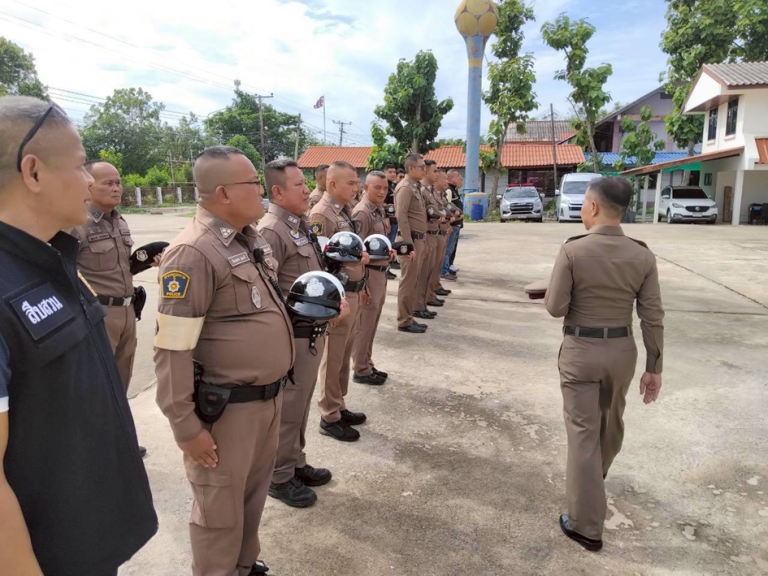 สภ.จันเสน ตรวจแบบทรงผมและเครื่องแต่งกายข้าราชการตำรวจในสังกัด กวดขันวินัย เสริมสร้างภาพลักษณ์ที่ดีในการปฏิบัติหน้าที่